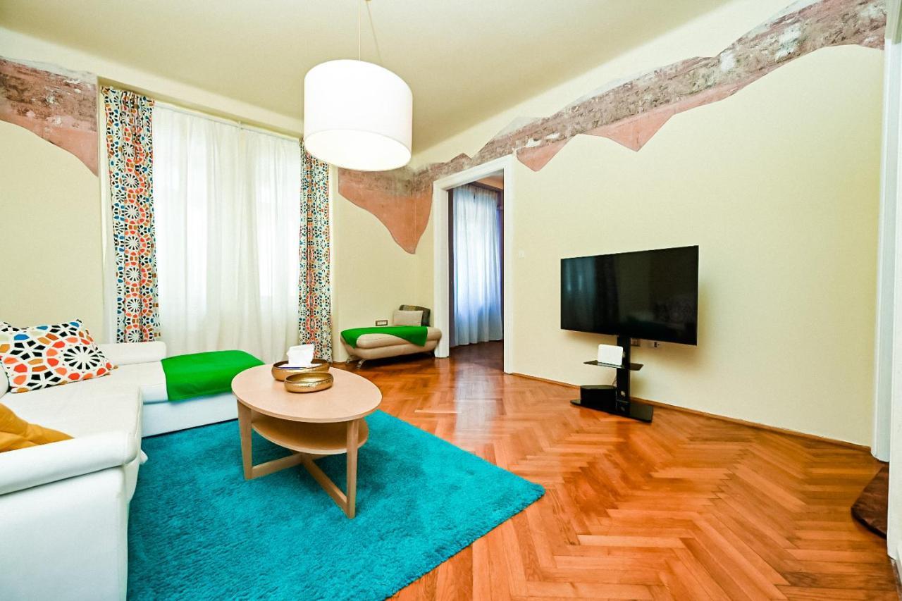 '2R' City Center Holidays And Workstays 里耶卡 外观 照片