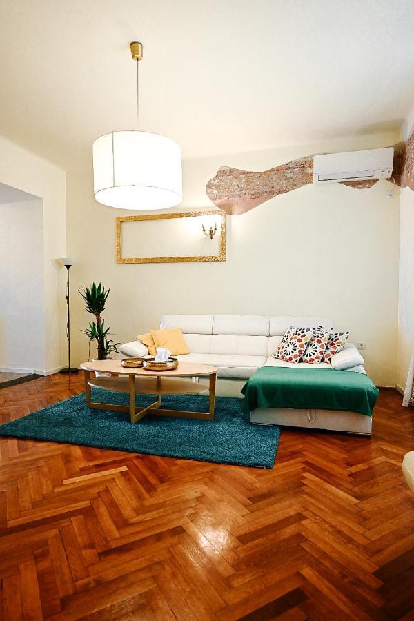 '2R' City Center Holidays And Workstays 里耶卡 外观 照片